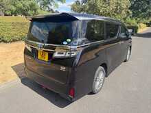 Toyota Vellfire E-Four 