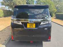 Toyota Vellfire E-Four 