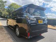 Toyota Vellfire E-Four 