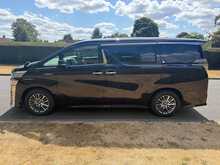 Toyota Vellfire E-Four 
