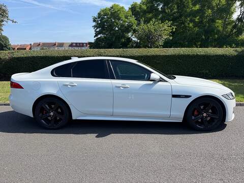 d R-Sport Saloon 2.0 Automatic Diesel
