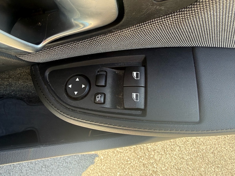 BMW 42.2kWh Hatchback 5dr Electric Auto (170 ps)