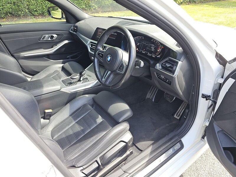 BMW 2.0 320i M Sport Saloon 4dr Petrol Auto xDrive Euro 6 (s/s) (184 ps)