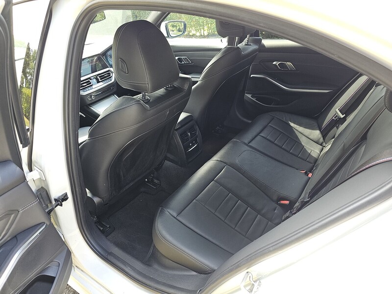 BMW 2.0 320i M Sport Saloon 4dr Petrol Auto xDrive Euro 6 (s/s) (184 ps)