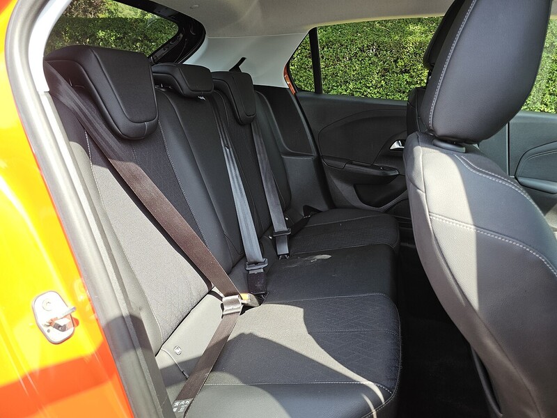 Vauxhall Elite Nav Hatchback 0.0 Automatic Electric