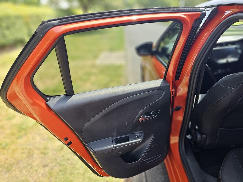 Vauxhall Elite Nav Hatchback 0.0 Automatic Electric
