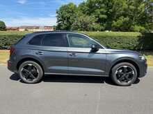 Audi Q5 TFSIe Black Edition 