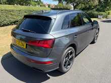 Audi Q5 TFSIe Black Edition 