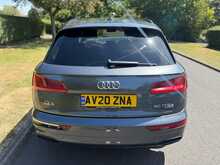 Audi Q5 TFSIe Black Edition 
