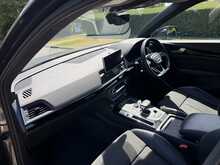 Audi Q5 TFSIe Black Edition 