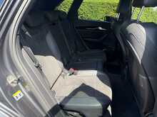 Audi Q5 TFSIe Black Edition 