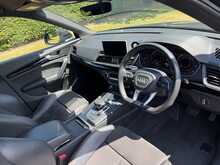 Audi Q5 TFSIe Black Edition 