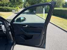 Audi Q5 TFSIe Black Edition 