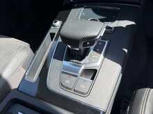 Audi Q5 TFSIe Black Edition 