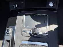Audi Q5 TFSIe Black Edition 