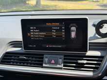 Audi Q5 TFSIe Black Edition 