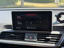 Audi Q5 TFSIe Black Edition 