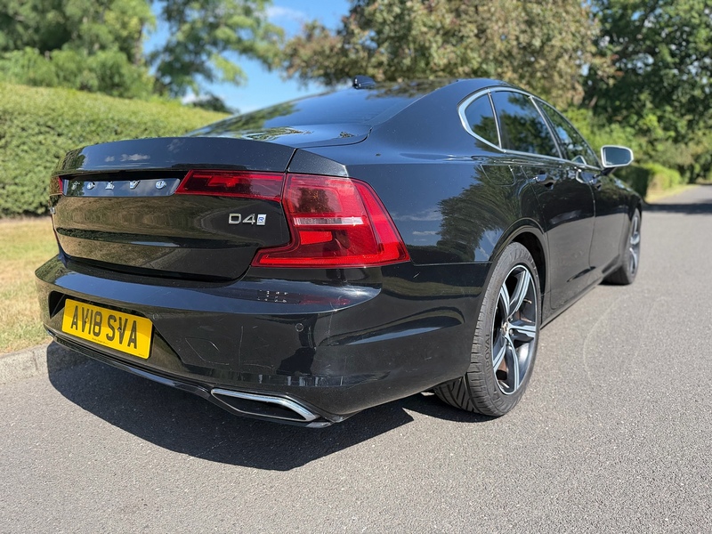 Volvo D4 R-Design Saloon 2.0 Automatic Diesel