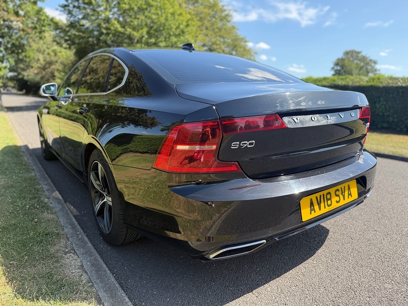 Volvo D4 R-Design Saloon 2.0 Automatic Diesel