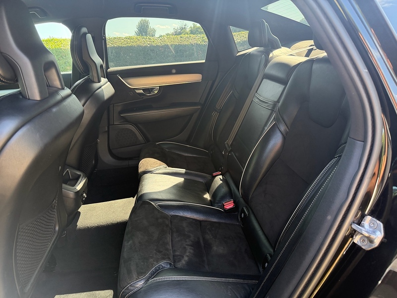 Volvo D4 R-Design Saloon 2.0 Automatic Diesel