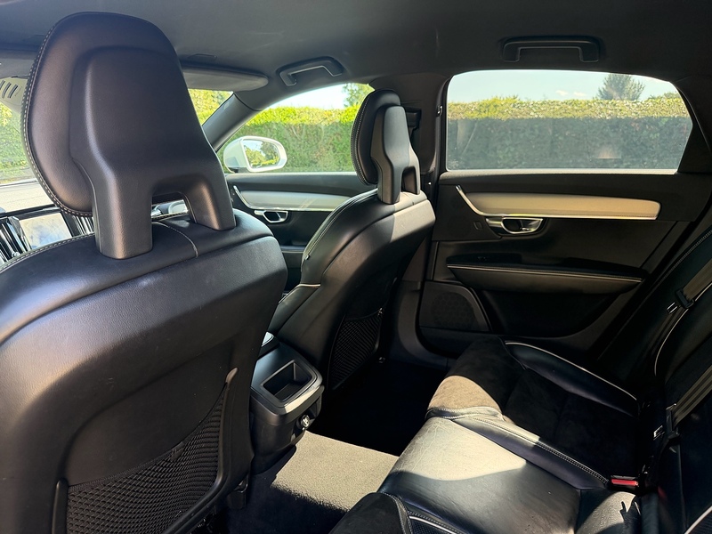 Volvo D4 R-Design Saloon 2.0 Automatic Diesel