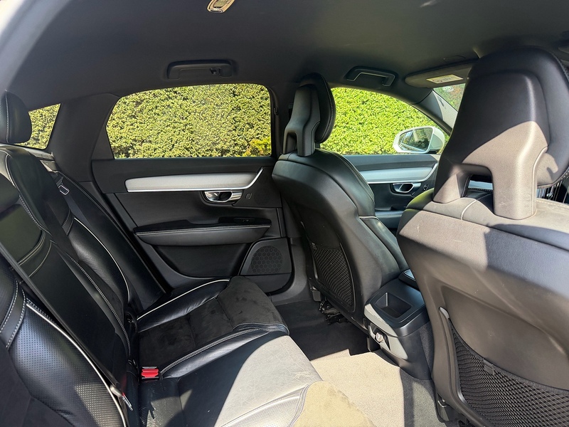 Volvo D4 R-Design Saloon 2.0 Automatic Diesel