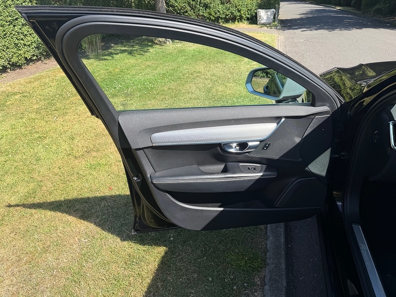 Volvo D4 R-Design Saloon 2.0 Automatic Diesel