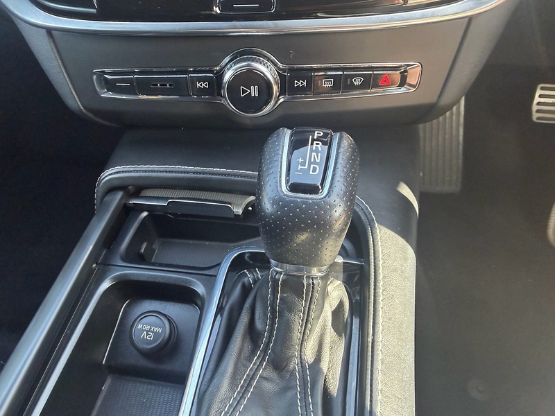 Volvo D4 R-Design Saloon 2.0 Automatic Diesel