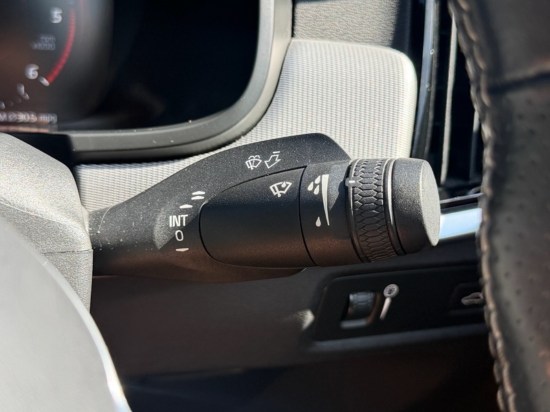 Volvo D4 R-Design Saloon 2.0 Automatic Diesel