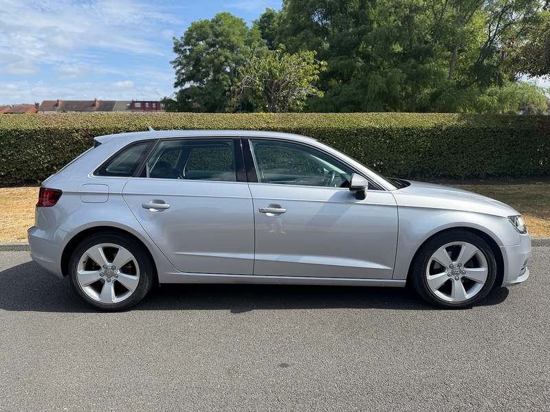 Audi 1.6 TDI Sport Sportback 5dr Diesel Manual quattro Euro 6 (s/s) (110 ps)