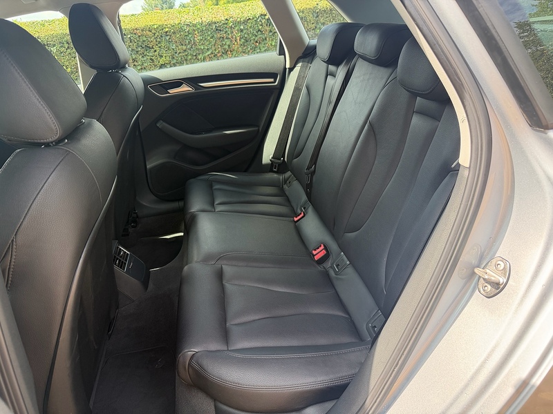 Audi 1.6 TDI Sport Sportback 5dr Diesel Manual quattro Euro 6 (s/s) (110 ps)