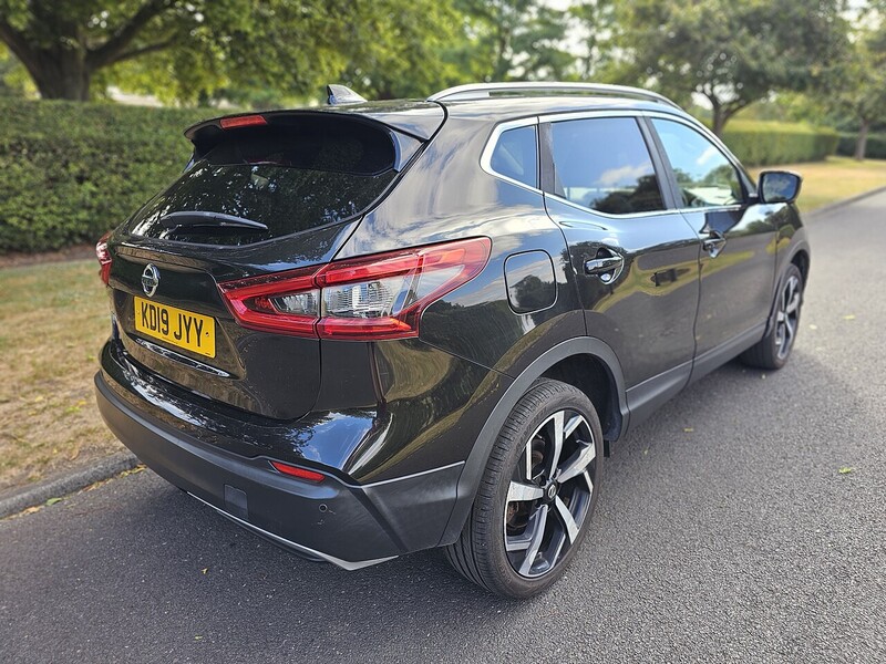 Nissan DIG-T Tekna SUV 1.3 Manual Petrol