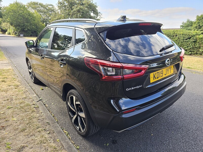 Nissan DIG-T Tekna SUV 1.3 Manual Petrol