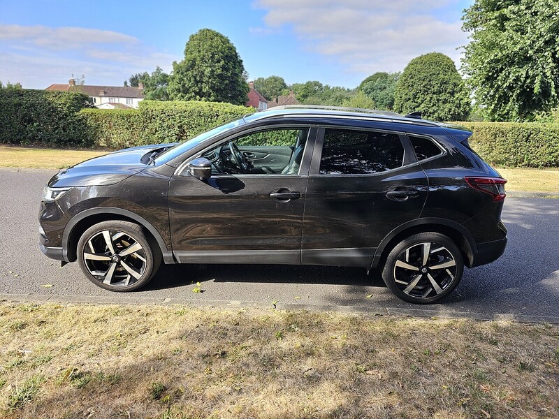 Nissan DIG-T Tekna SUV 1.3 Manual Petrol