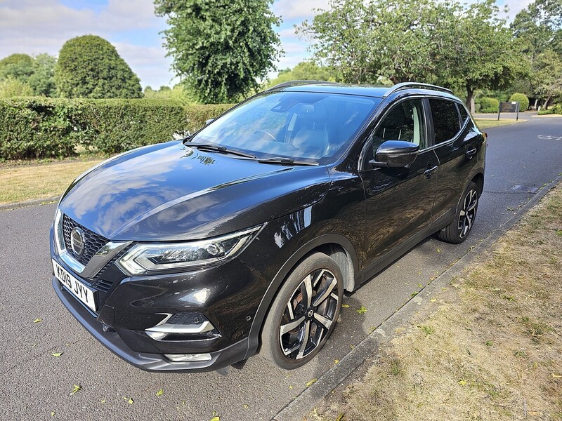 Nissan DIG-T Tekna SUV 1.3 Manual Petrol