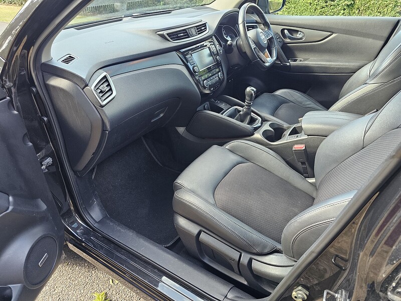 Nissan DIG-T Tekna SUV 1.3 Manual Petrol