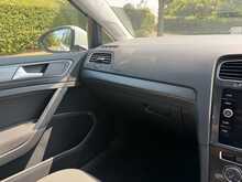 Volkswagen Golf TDI SE 