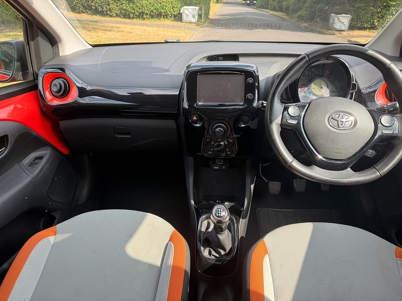 Toyota VVT-i x-cite Hatchback 1.0 Manual Petrol