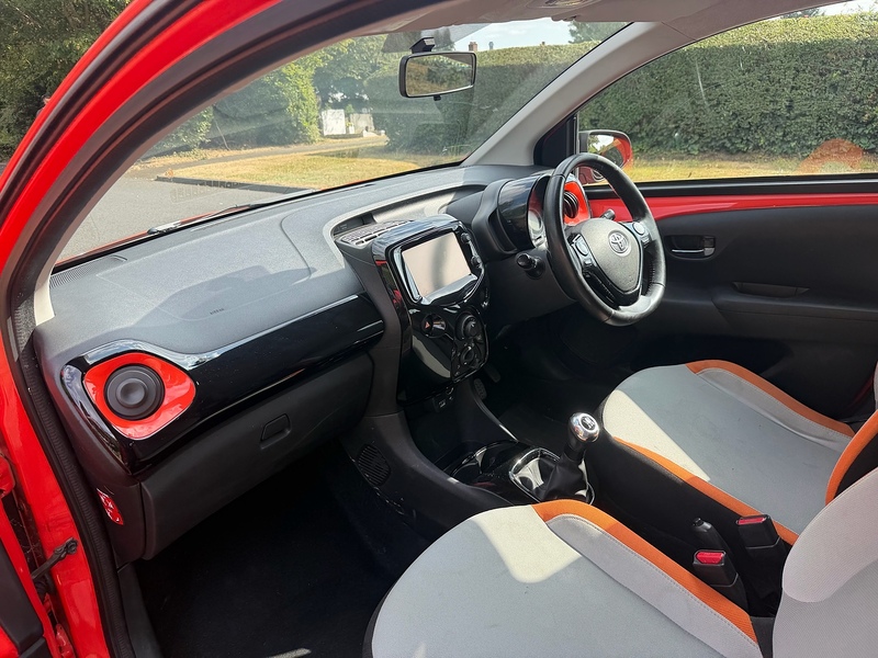 Toyota VVT-i x-cite Hatchback 1.0 Manual Petrol