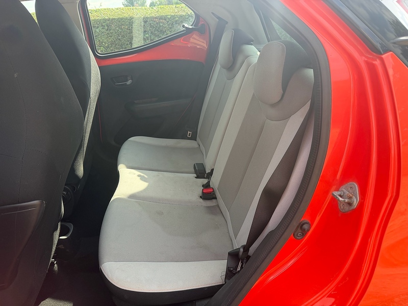 Toyota VVT-i x-cite Hatchback 1.0 Manual Petrol