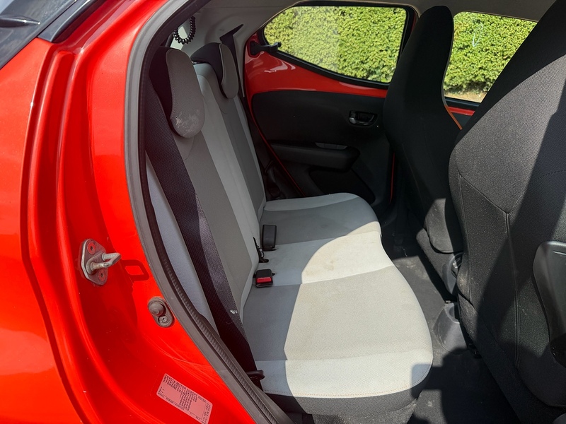 Toyota VVT-i x-cite Hatchback 1.0 Manual Petrol