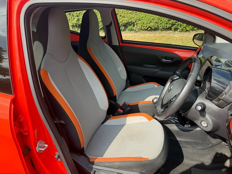 Toyota VVT-i x-cite Hatchback 1.0 Manual Petrol