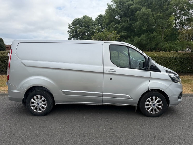 Ford 300 EcoBlue Limited Panel Van 2.0 Manual Diesel