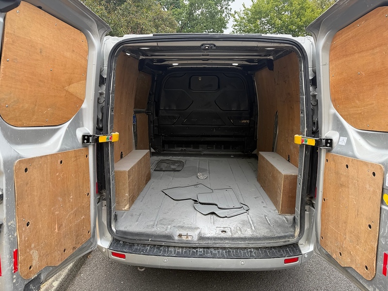 Ford 300 EcoBlue Limited Panel Van 2.0 Manual Diesel