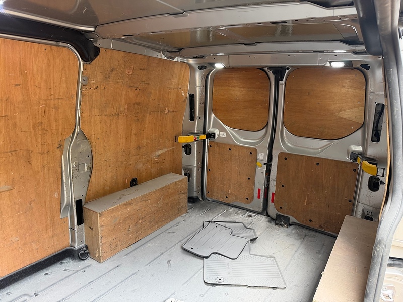 Ford 300 EcoBlue Limited Panel Van 2.0 Manual Diesel