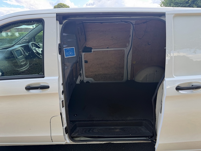 Mercedes-Benz 116 e Progressive Panel Van 0.0 Automatic Electric