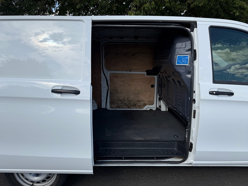 Mercedes-Benz 116 e Progressive Panel Van 0.0 Automatic Electric