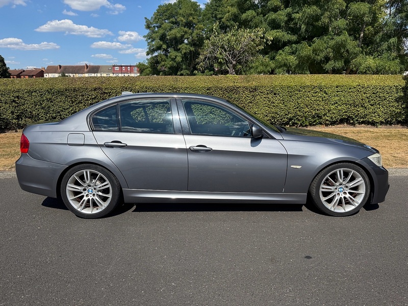 BMW 318i M Sport Saloon 2.0 Automatic Petrol