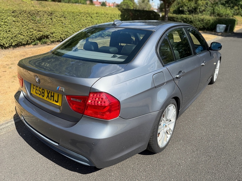 BMW 318i M Sport Saloon 2.0 Automatic Petrol