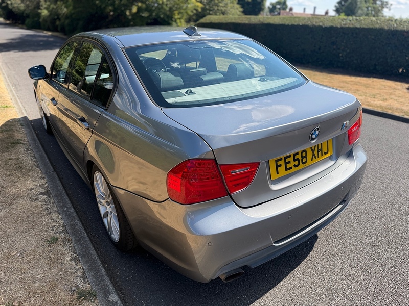 BMW 318i M Sport Saloon 2.0 Automatic Petrol